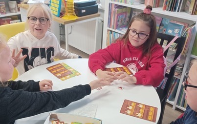 Zdjęcie do PLANSZ&Oacute;WKI W BIBLIOTECE !